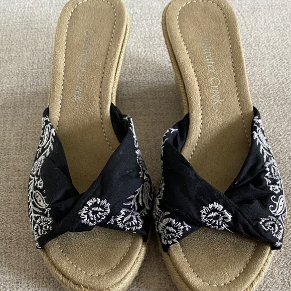 Coldwater Creek Black Wedges with White Embroidery - Picture 2 of 5